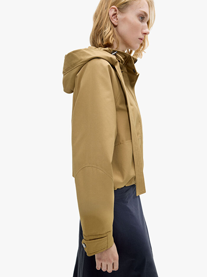 Kapüşonlu Su İtici Ceket