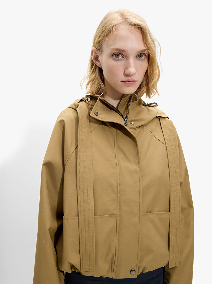 Kapüşonlu Su İtici Ceket