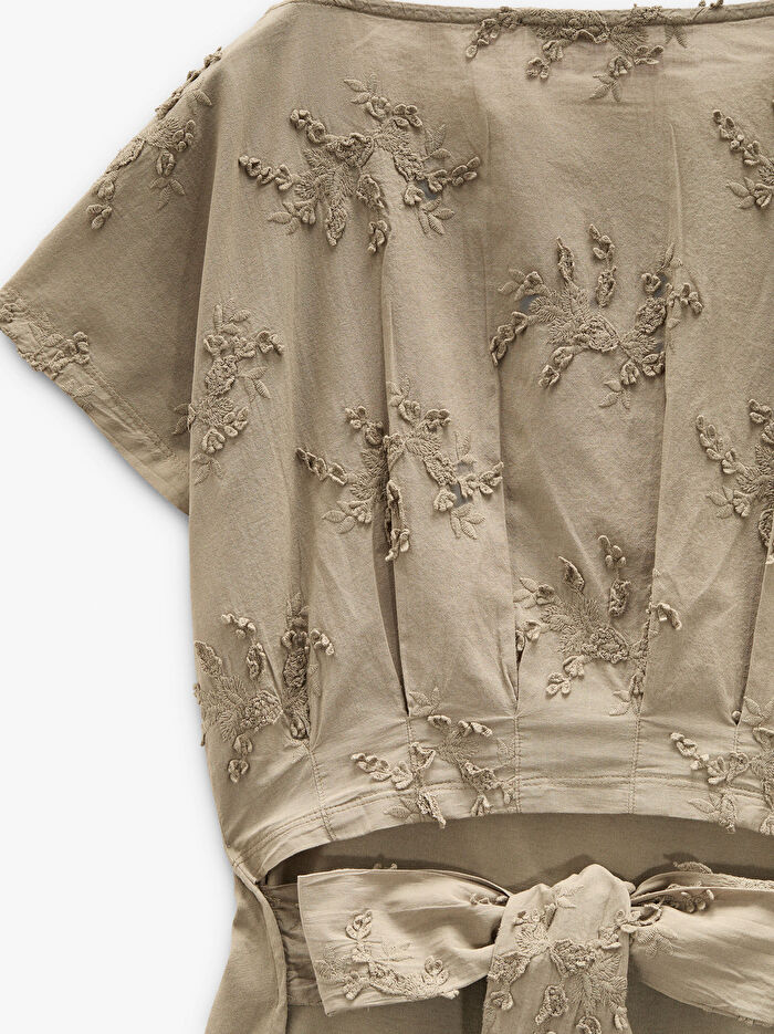 %100 Pamuk Nakışlı Bluz