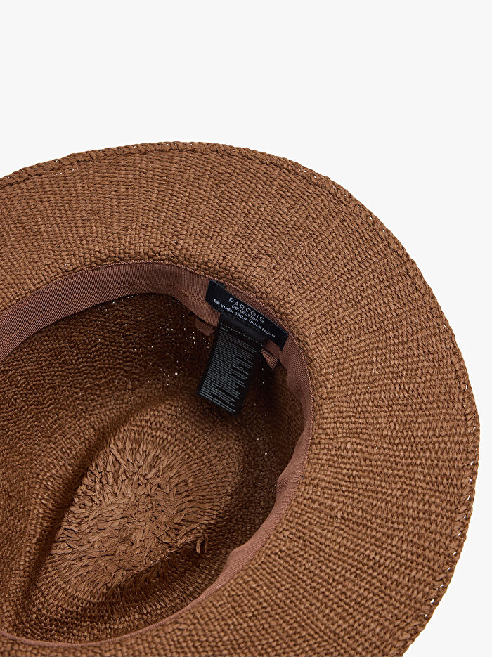 Kordonlu ve Süslemeli Hasır Efektli Şapka