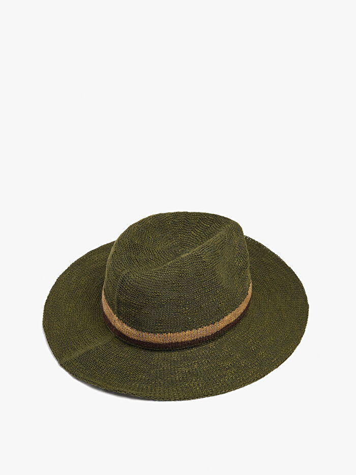 İki Renkli Detaylı Örme Şapka