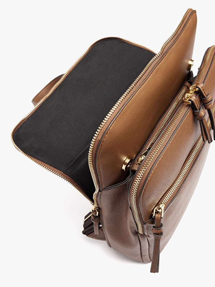 Askılı 15” Laptop Sırt Çantası