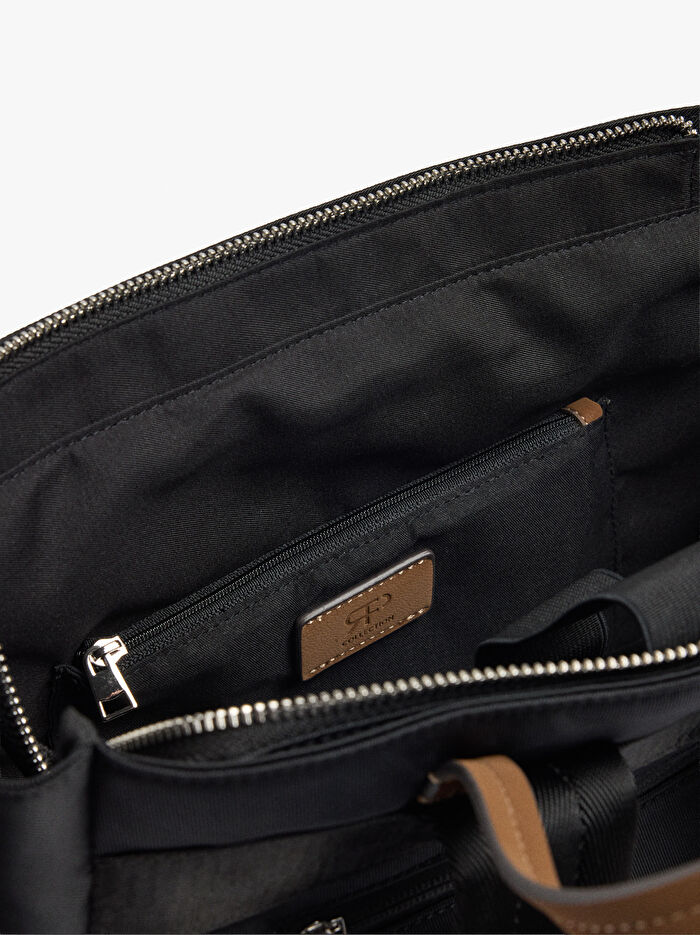 Teknik Kumaş Charm'lı 15 İnç Laptop Sırt Çantası