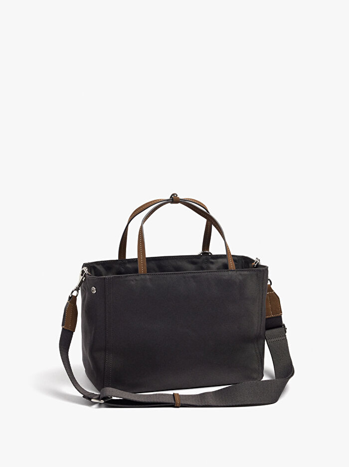 Aksesuarlı Teknik Kumaş Tote Çanta