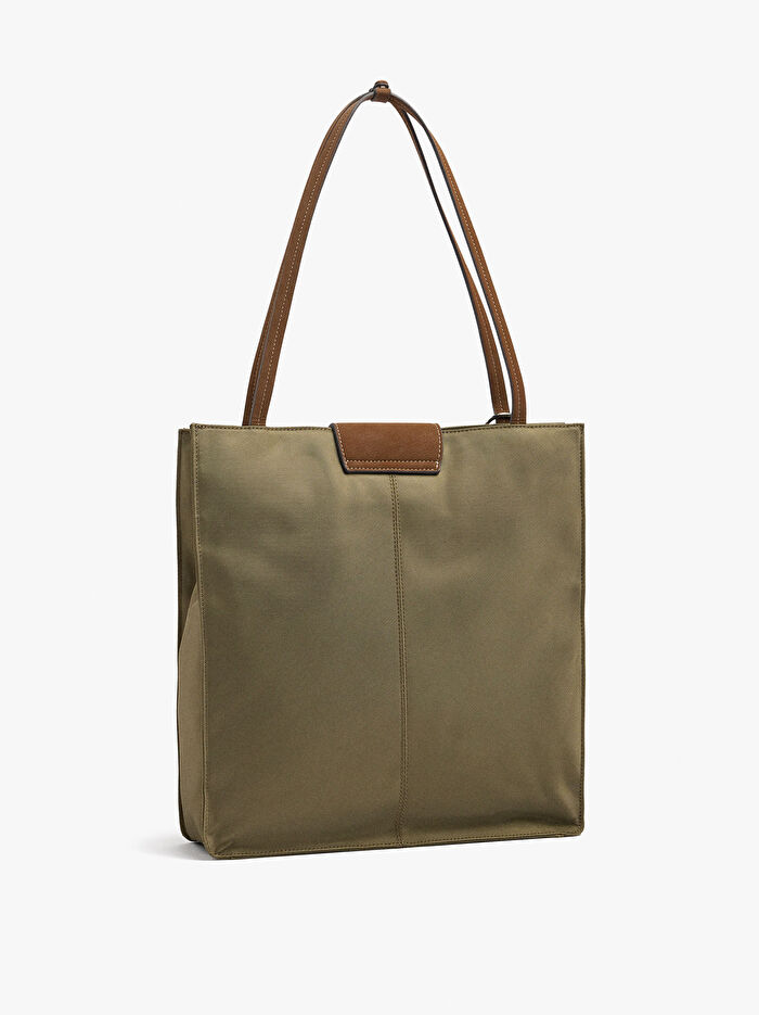 Teknik Kumaş Charm'lı 15 İnç Laptop Çantası