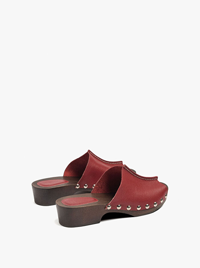 Zımba Detaylı Deri Sandalet