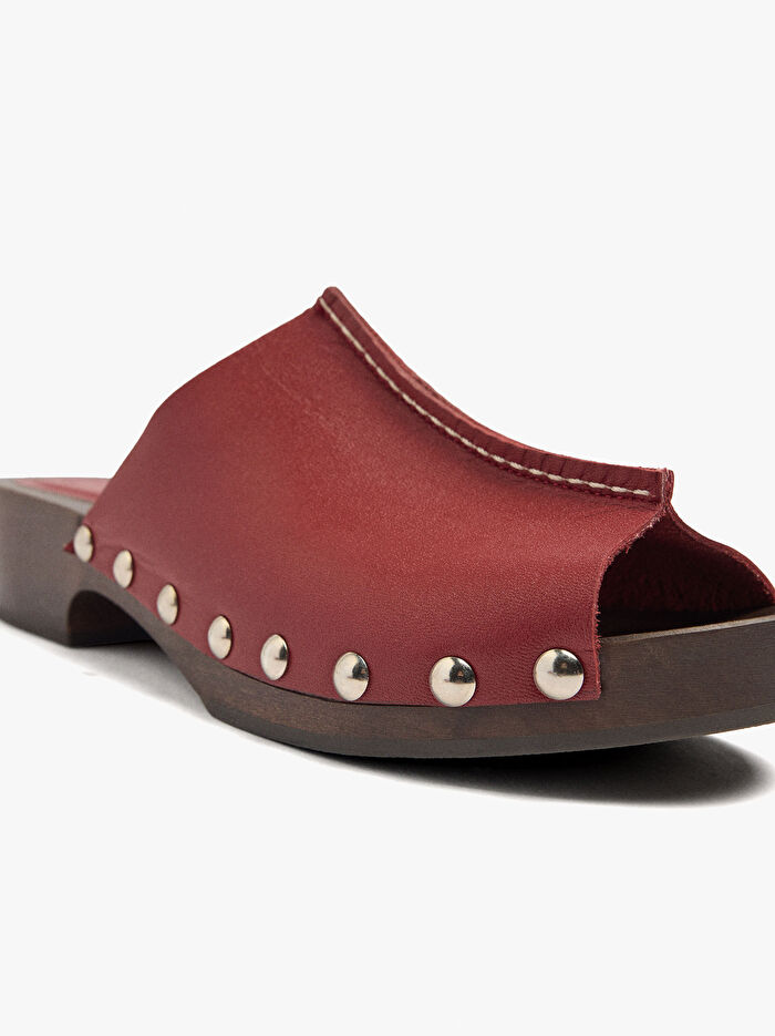 Zımba Detaylı Deri Sandalet