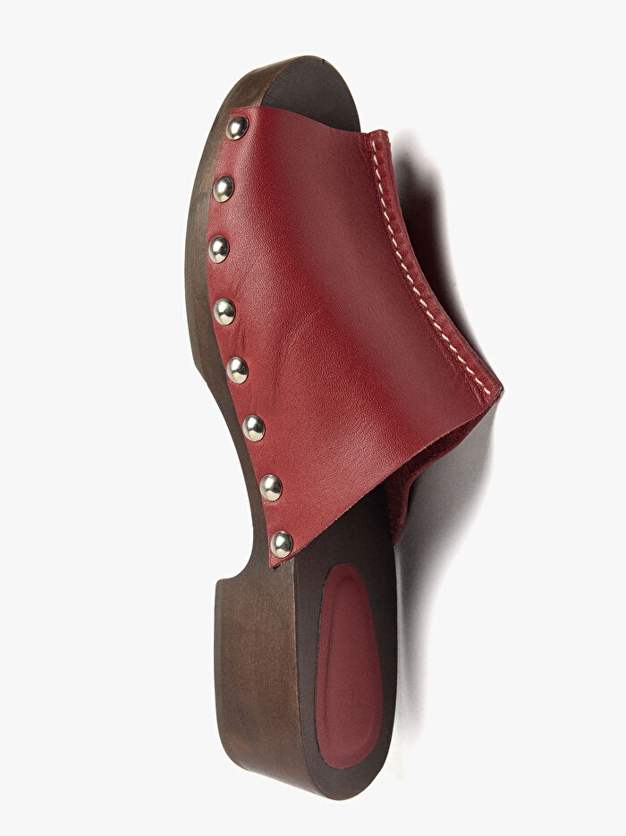 Zımba Detaylı Deri Sandalet