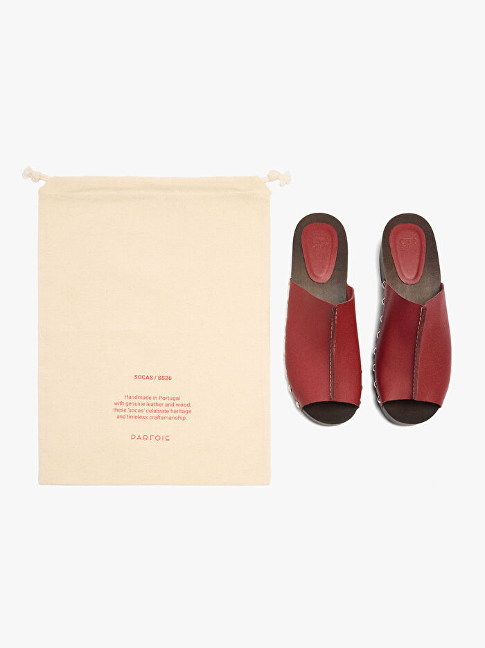 Zımba Detaylı Deri Sandalet