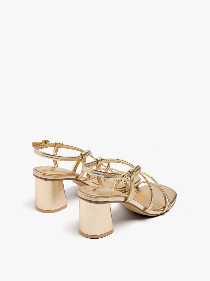 Çapraz Kayışlı Topuklu Sandalet