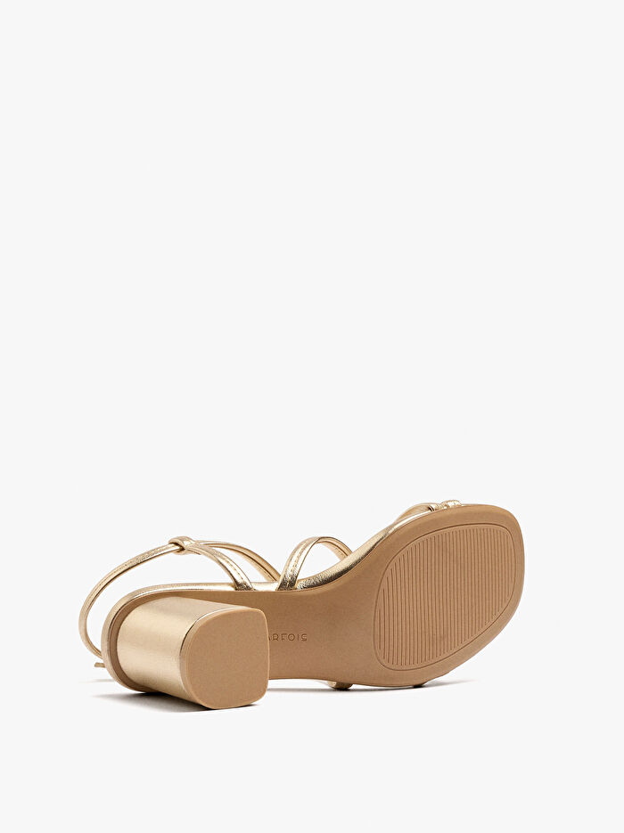 Çapraz Kayışlı Topuklu Sandalet