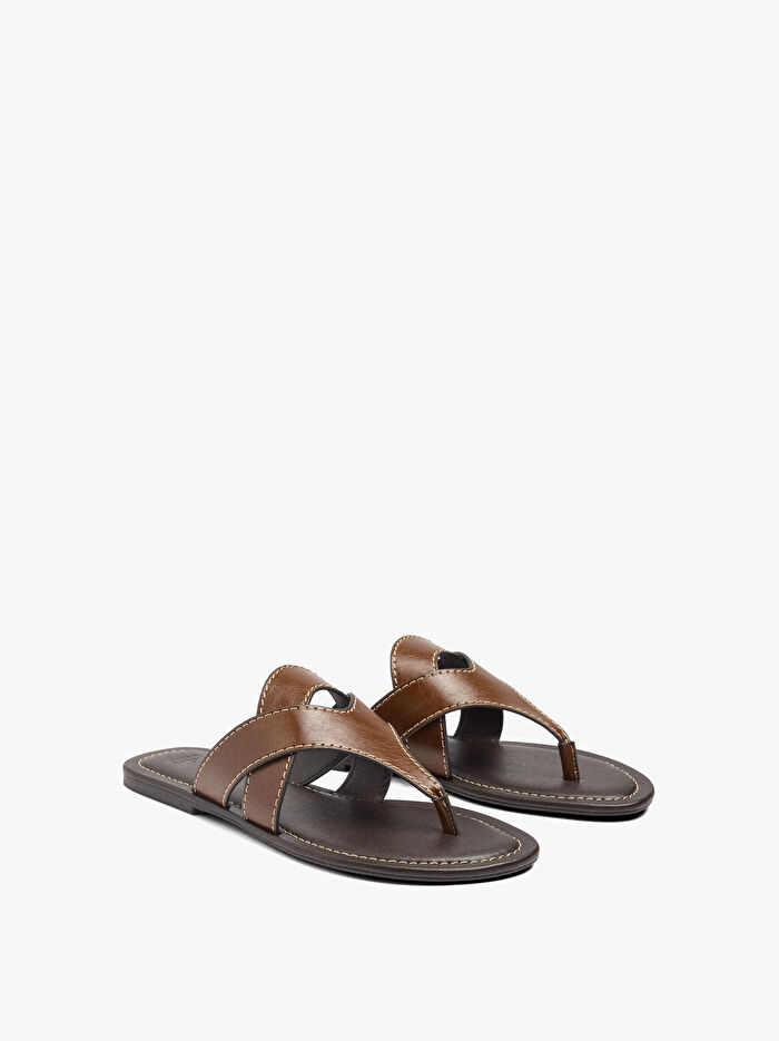 Çapraz Kayışlı Düz Sandalet