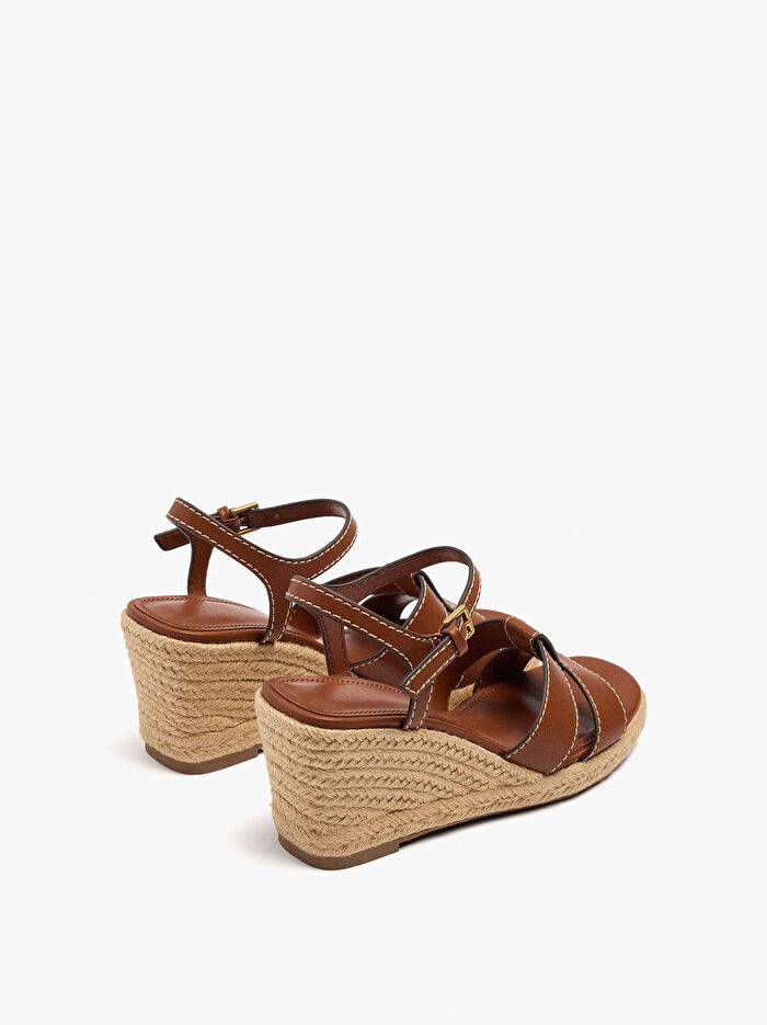 Toka ve Kayışlı Topuklu Sandalet