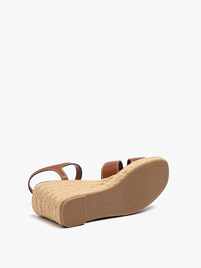 Toka ve Kayışlı Topuklu Sandalet