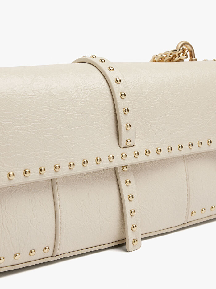 Kapaklı ve Zımbalı Omuz Çantası