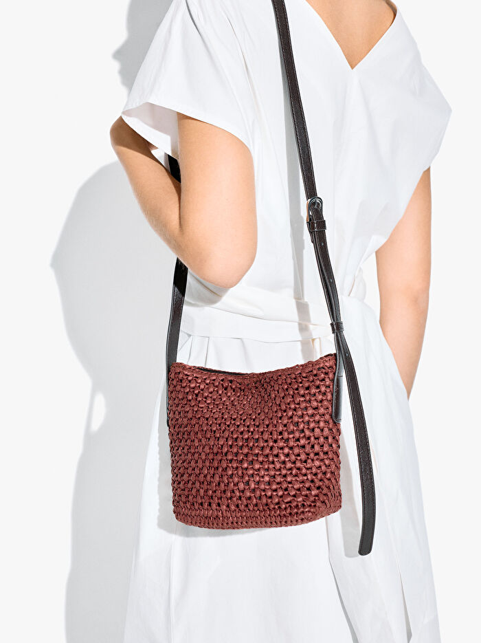 Hasır Efektli Çapraz Askılı Çanta