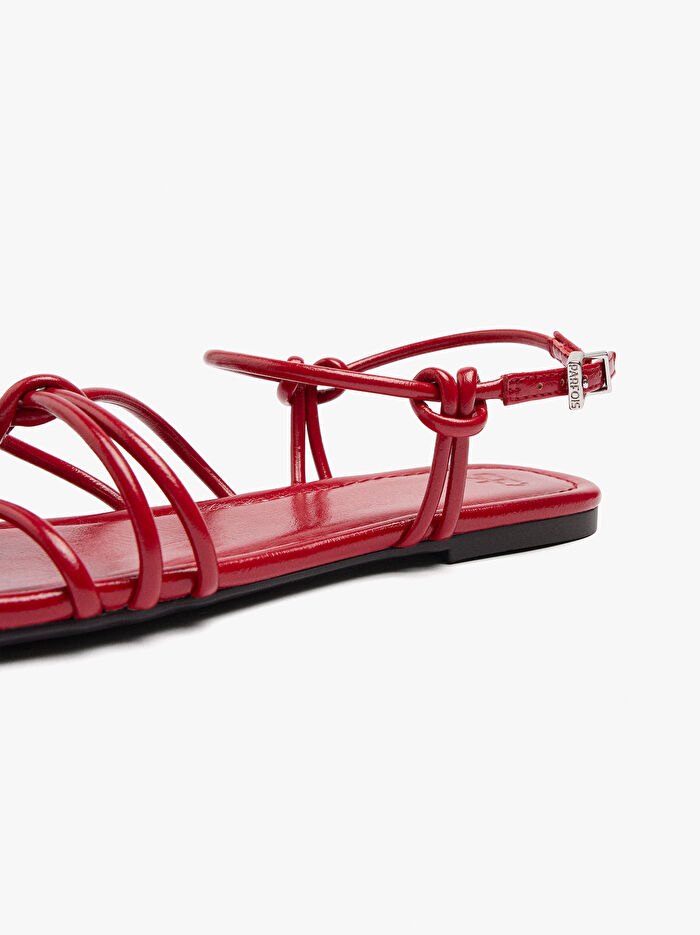 Düğüm Detaylı Düz Sandalet