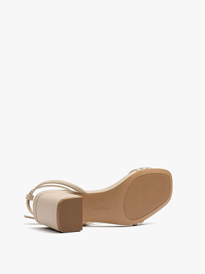 Tek Renk Geniş Topuklu Sandalet