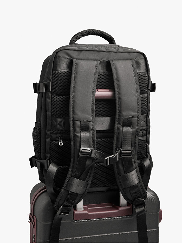 Genişletilebilir Teknik Kumaş Kabin Boy Sırt Çantası