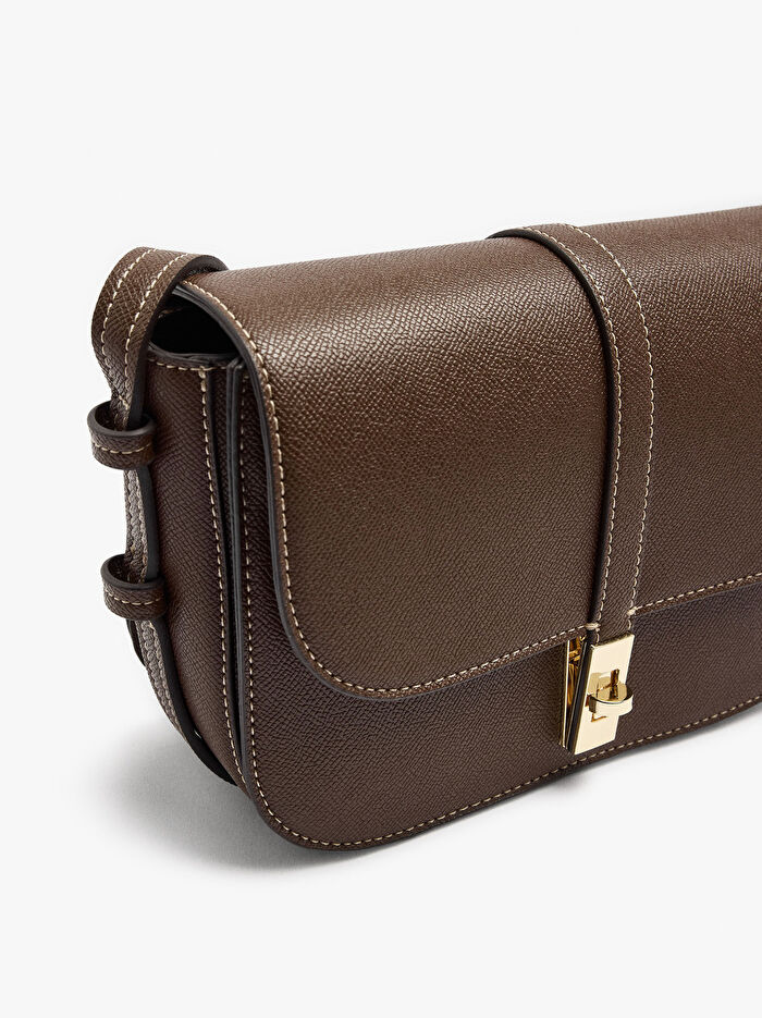 Yumuşak Dokulu Ve Kapaklı Çapraz Çanta