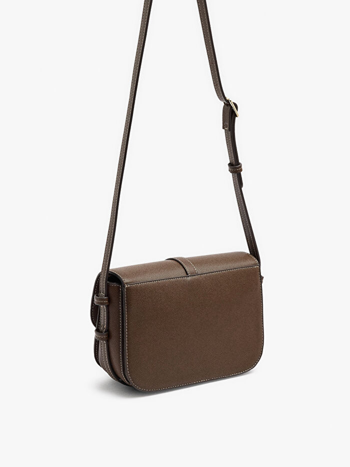 Yumuşak Dokulu Ve Kapaklı Çapraz Çanta