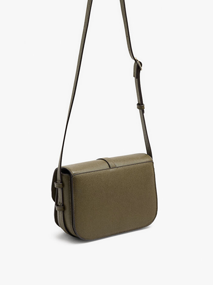 Yumuşak Dokulu Ve Kapaklı Çapraz Çanta