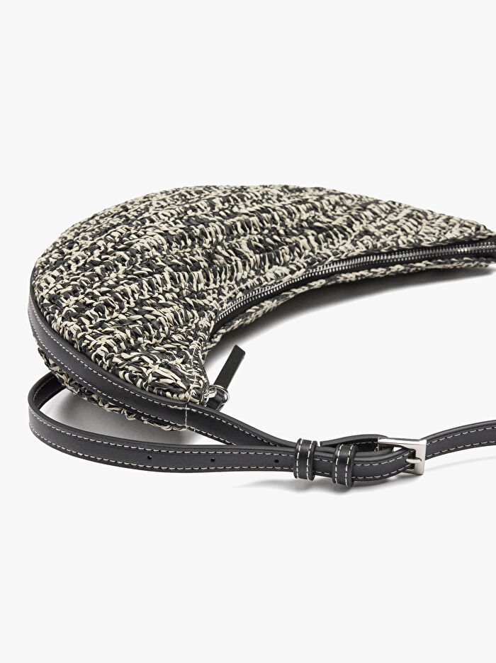 Hasır Efektli Yarım Ay Omuz Çantası