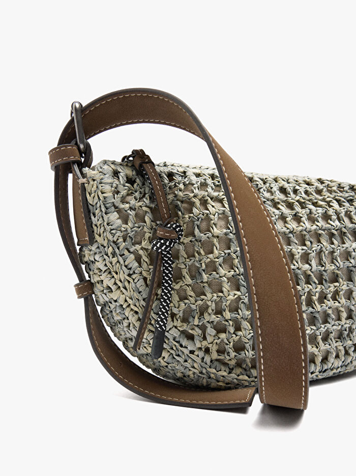 Hasır Efektli Oval Çapraz Askılı Çanta