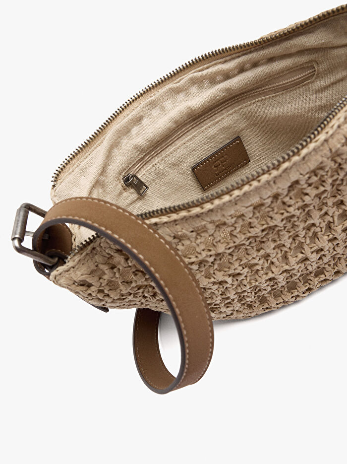 Hasır Efektli Oval Çapraz Askılı Çanta