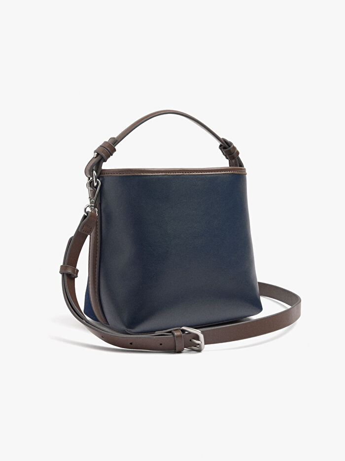 Charm'lı Deri Detaylı Bucket Çanta