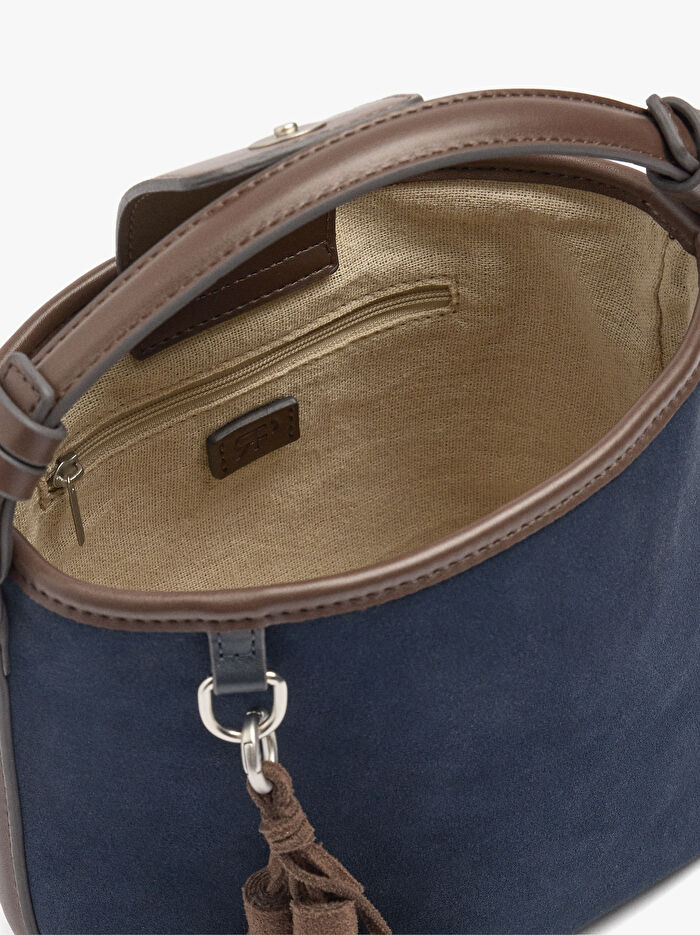 Charm'lı Deri Detaylı Bucket Çanta