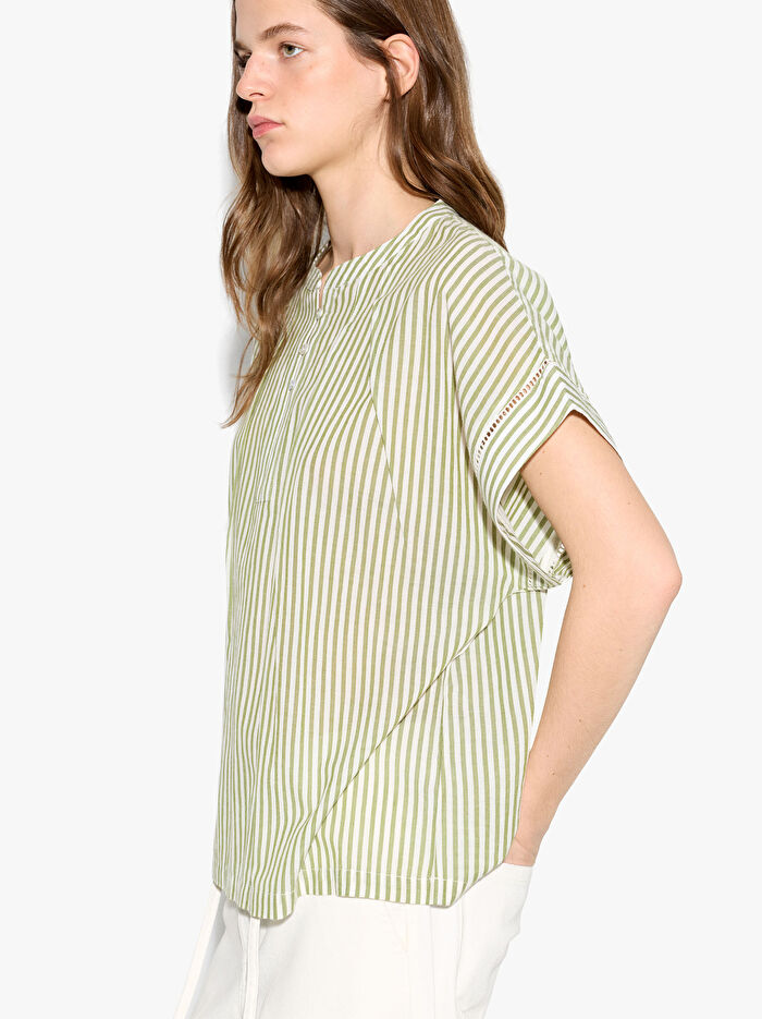 %100 Pamuk Cepli Kısa Kollu Gömlek