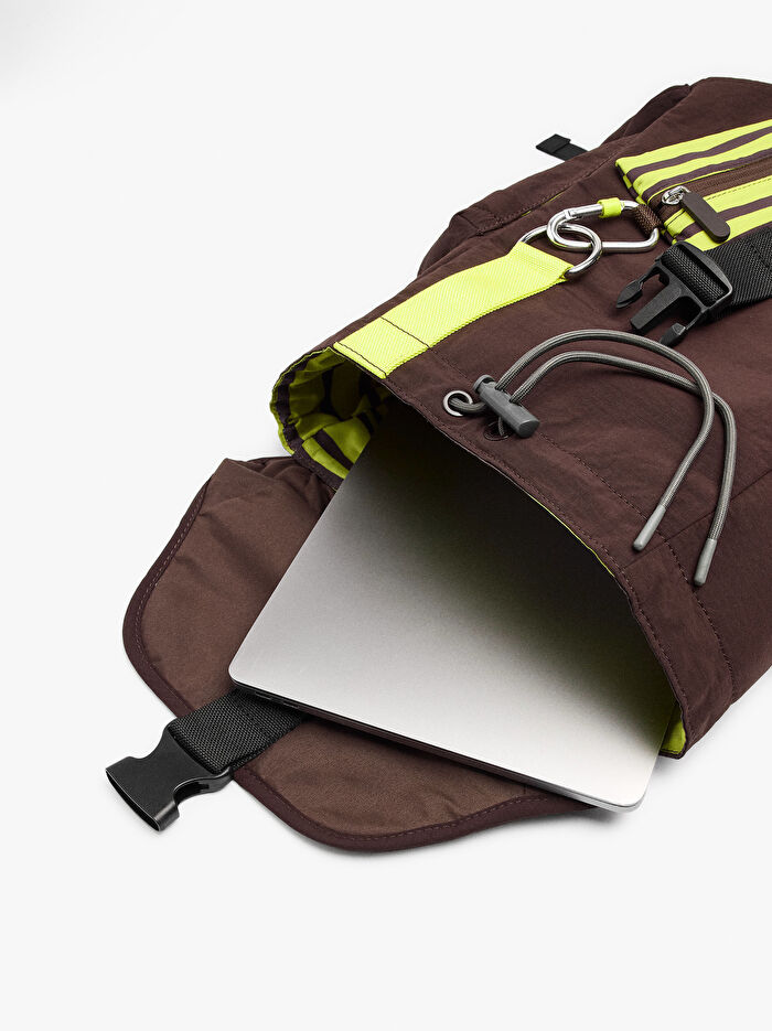 Askılı Teknik Kumaş Sırt Çantası