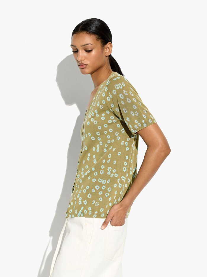 Çiçek Desenli Örme Hırka