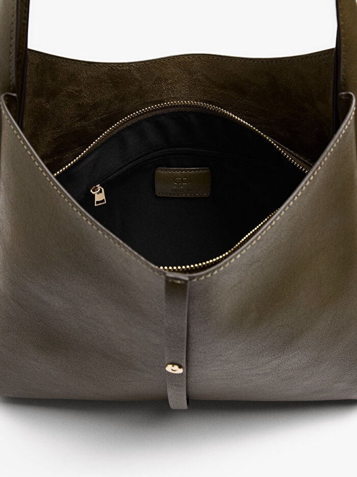 Kayışlı ve Tokalı Omuz Çantası