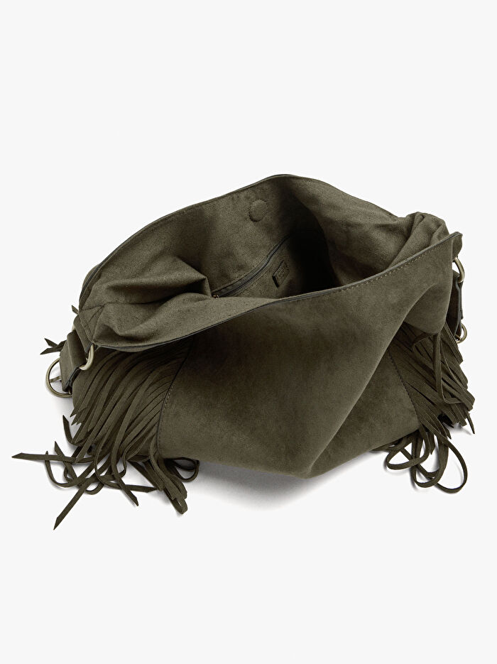 Deri Görünümlü ve Uzun Püsküllü Omuz Çantası