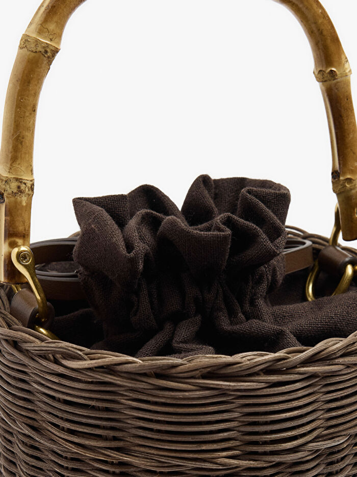 Bambu Detaylı Hasır Bucket Çanta