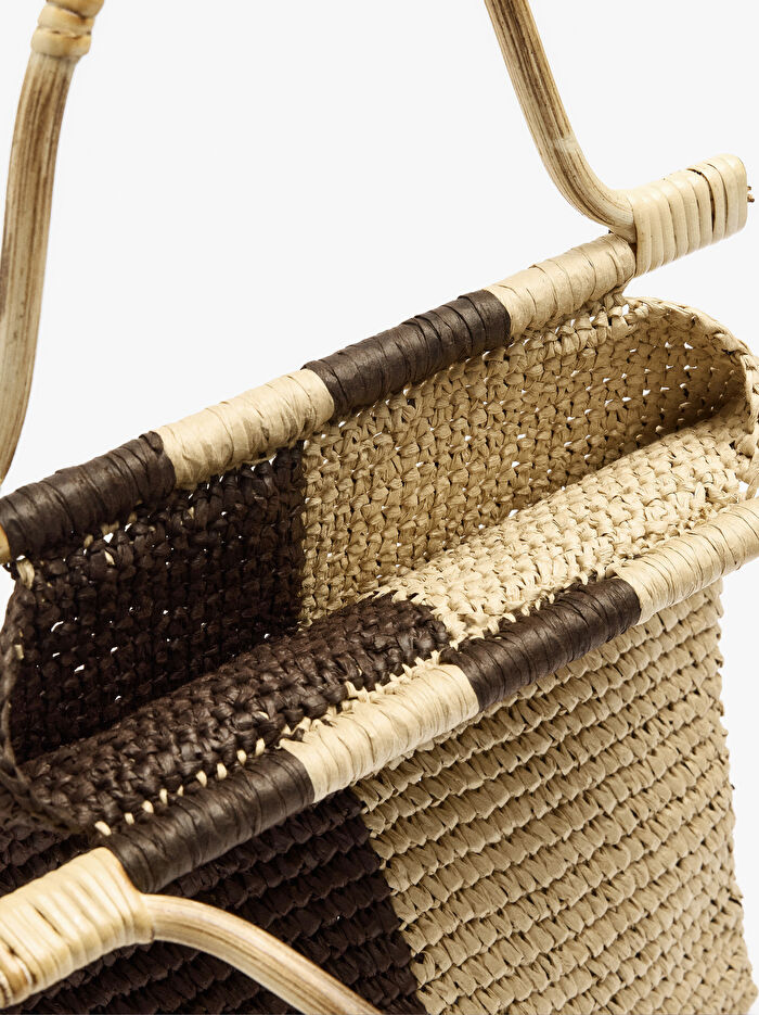Bambu Detaylı İki Renkli Hasır Çanta