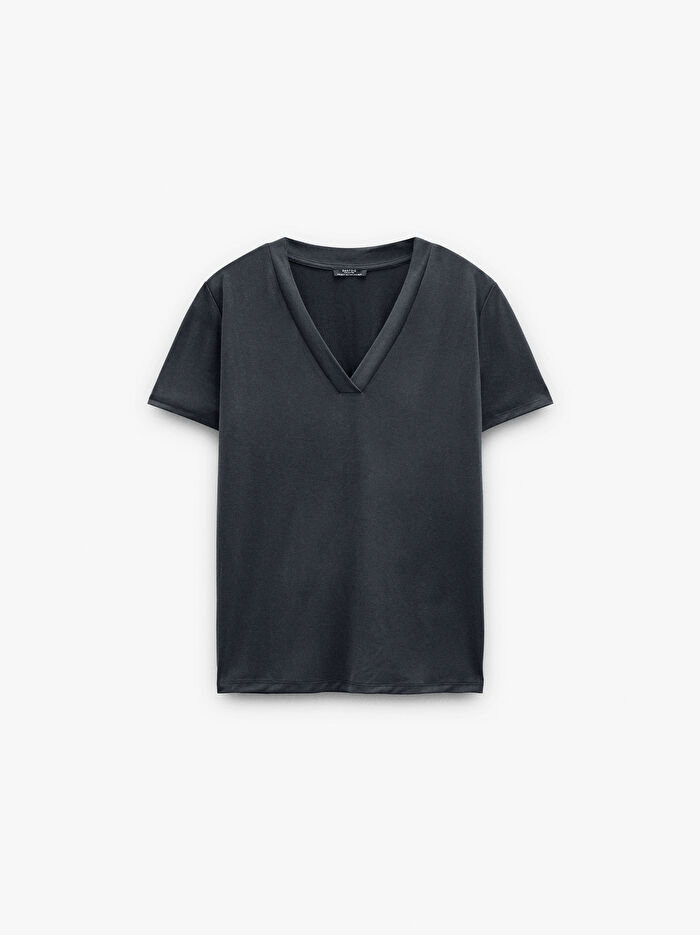 V Yaka Basic T-Shirt