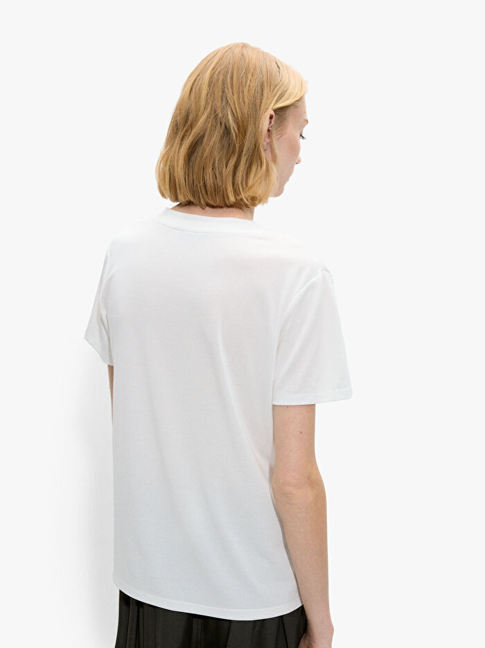 V Yaka Basic T-Shirt