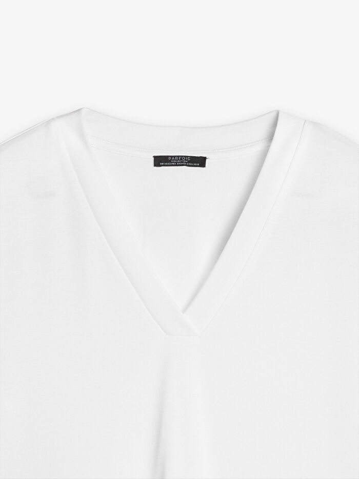 V Yaka Basic T-Shirt