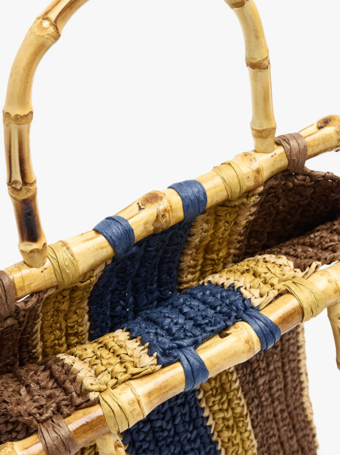 Bambu Detaylı Çizgili Hasır Efektli El Çantası