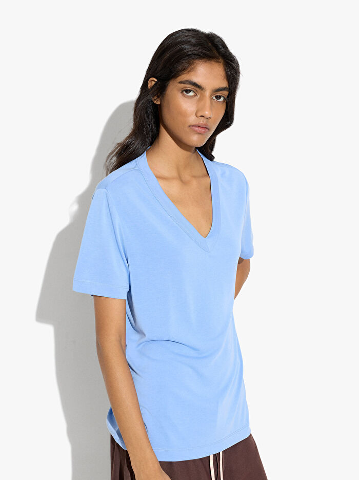 V Yaka T-Shirt