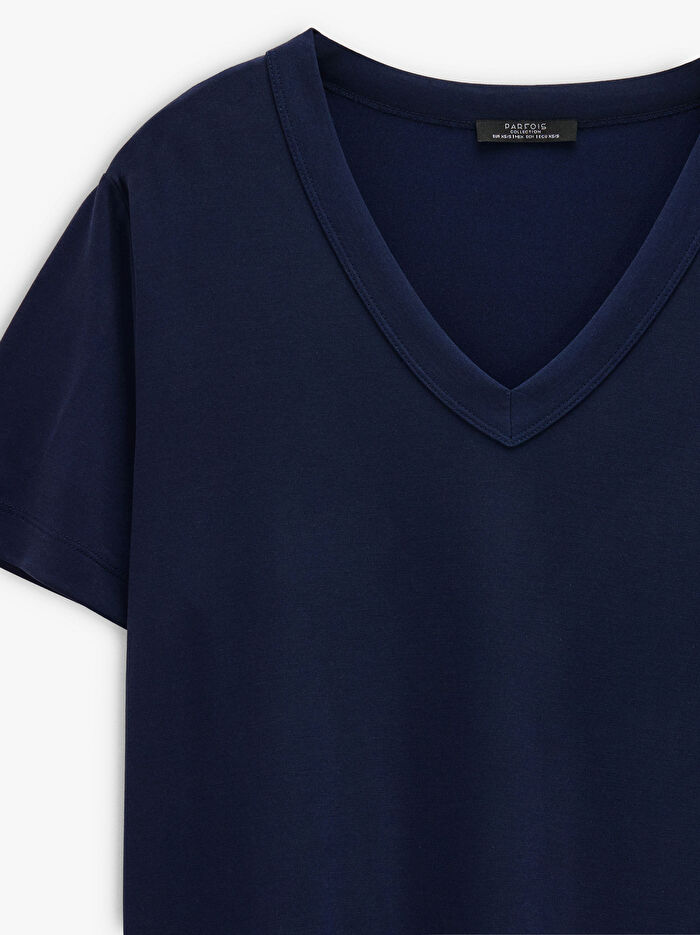 V Yaka T-Shirt