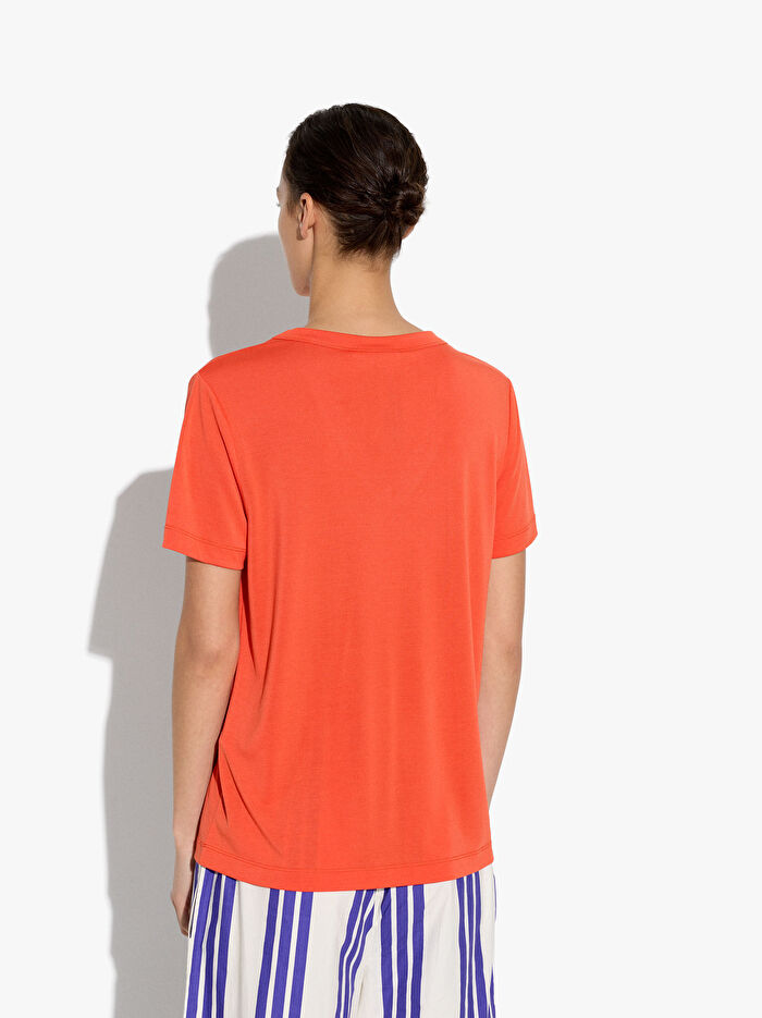 V Yaka T-Shirt