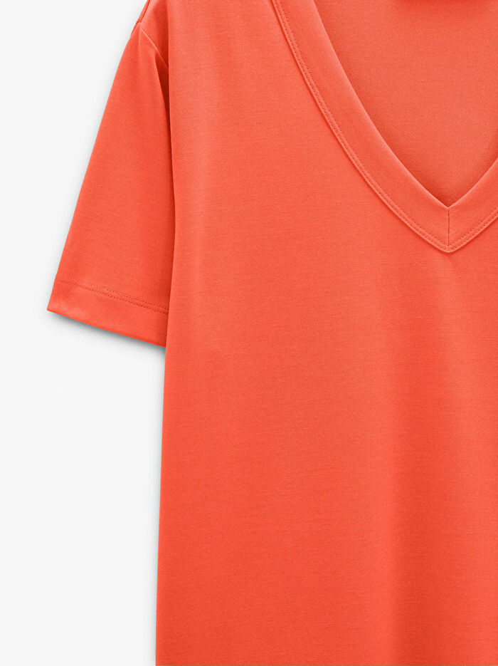 V Yaka T-Shirt