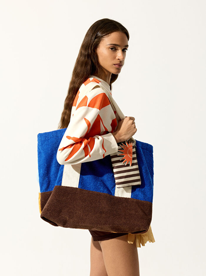 Kontrast Renkli Charm'lı Shopper Çanta